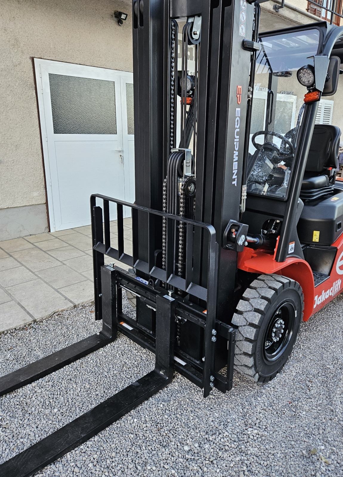 Novi viličar EP - T8 - 2000 KG - TRIPLEX - Slika 2