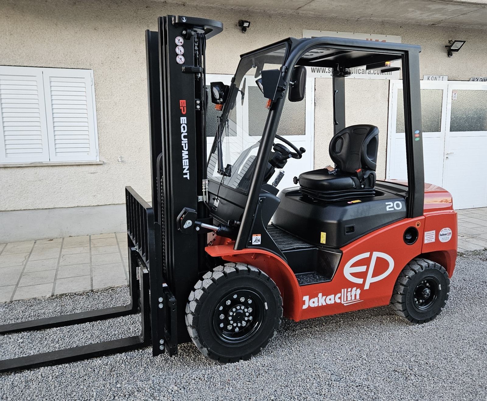 Novi viličar EP - T8 - 2000 KG - TRIPLEX - Slika 4